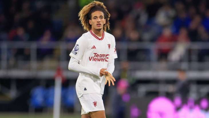 Hannibal Mejbri file à Séville